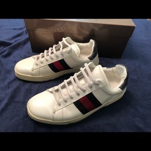 Men’s Gucci lace up sneaker